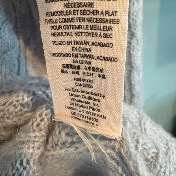 Free People Complex Distressed Light Grey Blue Cable Turtleneck Sweater Sz S - Picture 7 of 9